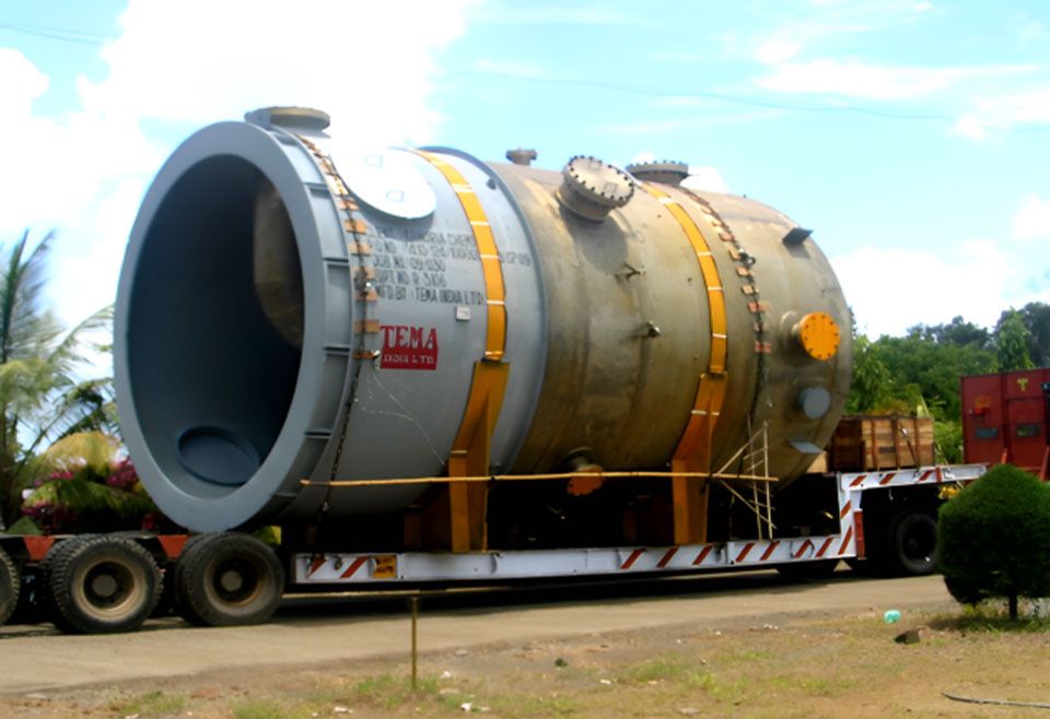 Large reactor shell on a heavy-haul trailer